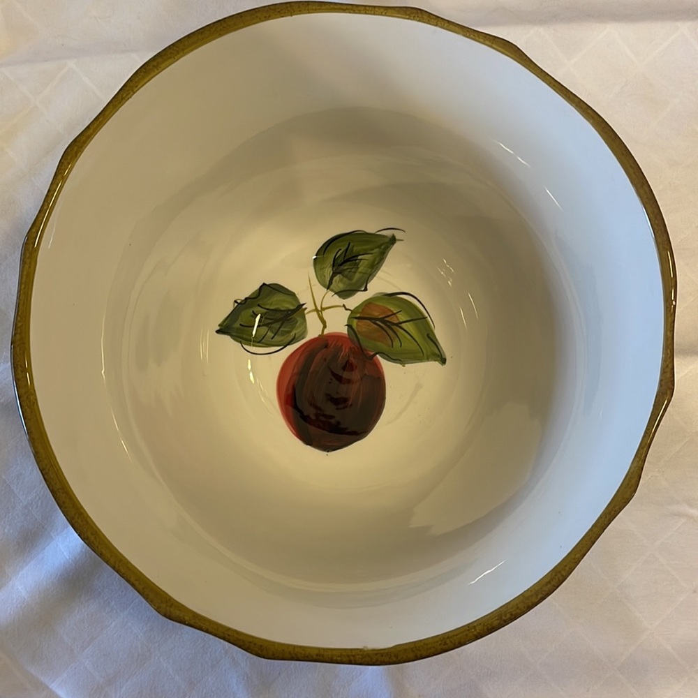 🍑🍒Raymond Waites Bowl🍇
Certifed International
Dishwasher and microwave safe - Picture 3 of 6